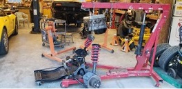Engine lift waiting on engine